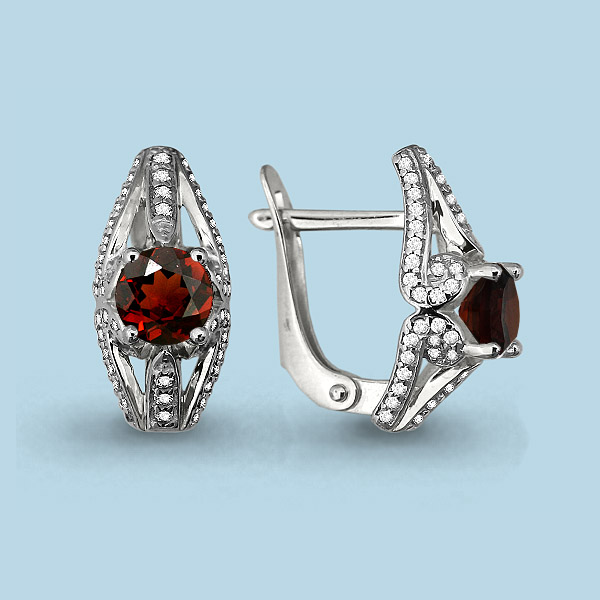 4297203А Серьги из Серебра с гранатами, фианитами