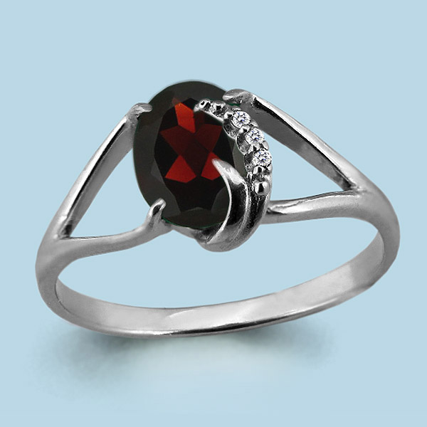 6551303А Кольцо из Серебра с гранатом, фианитами